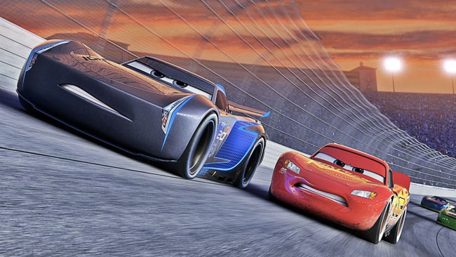 Trong Cars 3, McQueen sẽ gặp phải một cuộc “khủng hoảng” trầm trọng